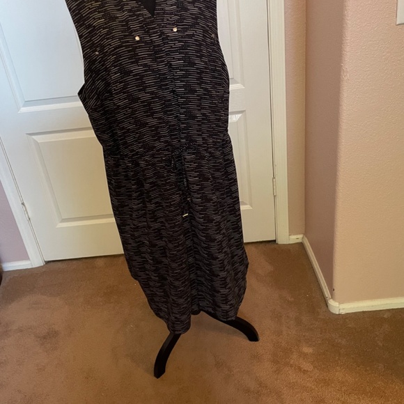 Apt.9 sleeveless v neck lined dress - Picture 2 of 5